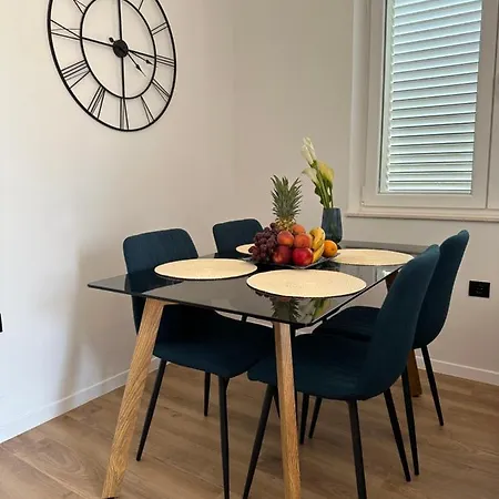 Tina Apartment *