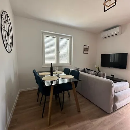Apartment Tina Zadar