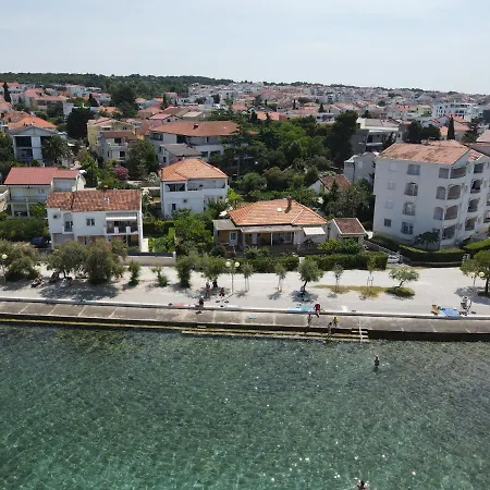 Lägenhet Tina - & Garden Escape Zadar